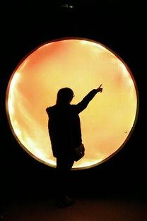 抬头望月吃瓜的图片,一场别开生面的望月盛宴  第1张