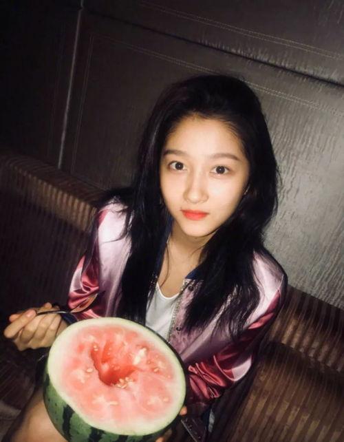 深夜吃瓜图片大全,揭秘各大热门事件瞬间  第1张