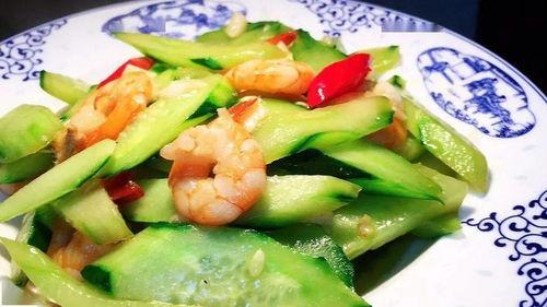 小暑吃瓜的寓意,瓜果飘香,寓意丰收与清凉 第1张 小暑吃瓜的寓意,瓜果飘香,寓意丰收与清凉 第1张