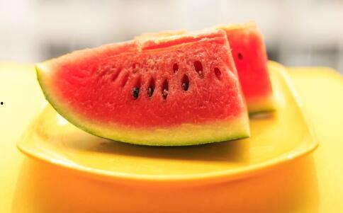 夏天吃瓜怎么防水,夏日吃瓜防水攻略 第1张 夏天吃瓜怎么防水,夏日吃瓜防水攻略 第1张