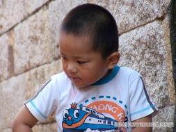 打假吃瓜帅哥图片,网络红人的真实面目  第1张