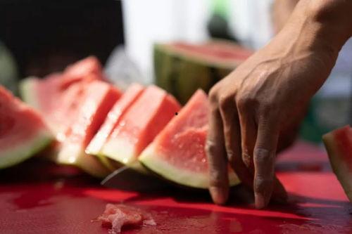 吃瓜栏杆,网络热词背后的文化现象 第2张 吃瓜栏杆,网络热词背后的文化现象 第2张