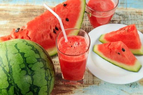 吃瓜多了排尿,吃瓜过多引发排尿现象的揭秘与应对策略