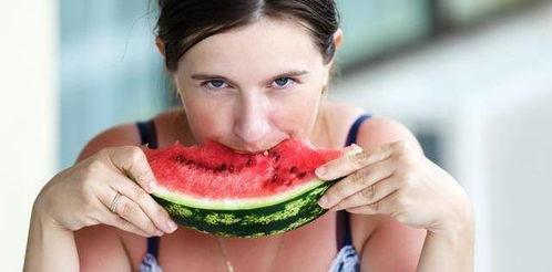 经期能否吃瓜,吃瓜还是忌口？揭秘经期饮食之谜
